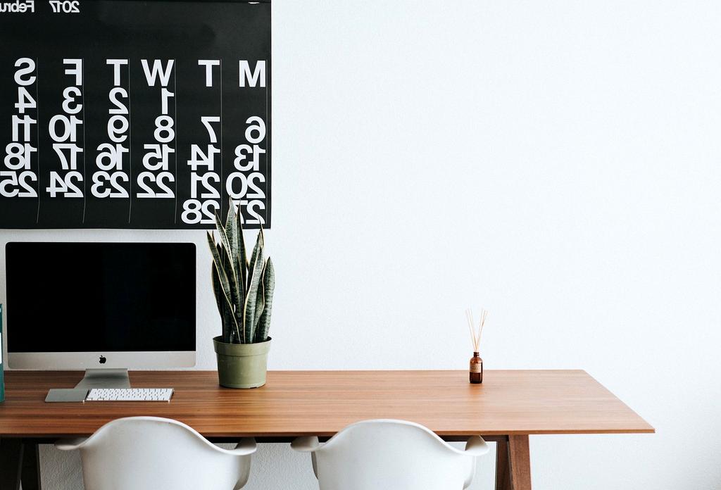 Voice-controlled wardrobe organization system